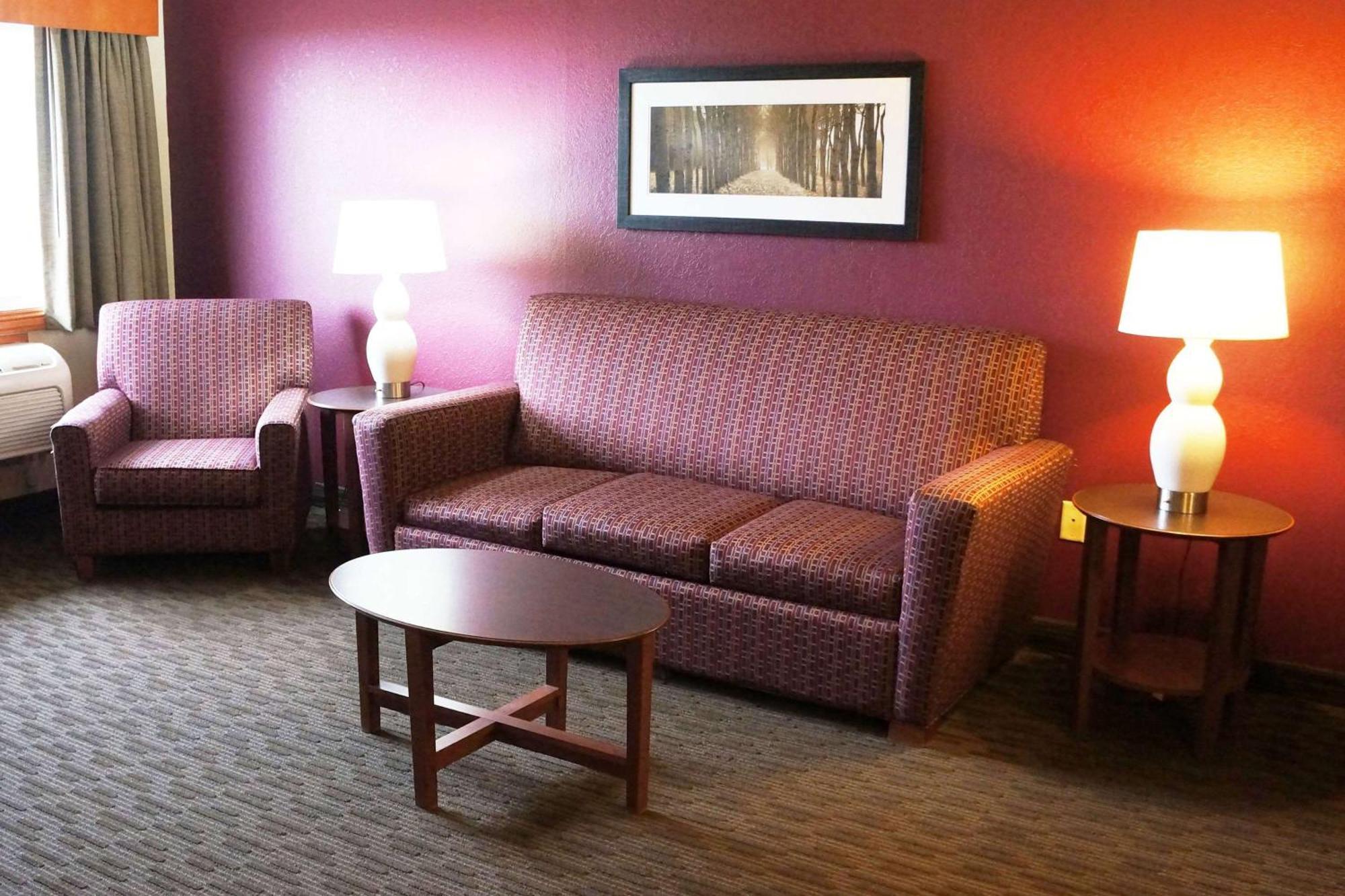 Americinn By Wyndham Hotel