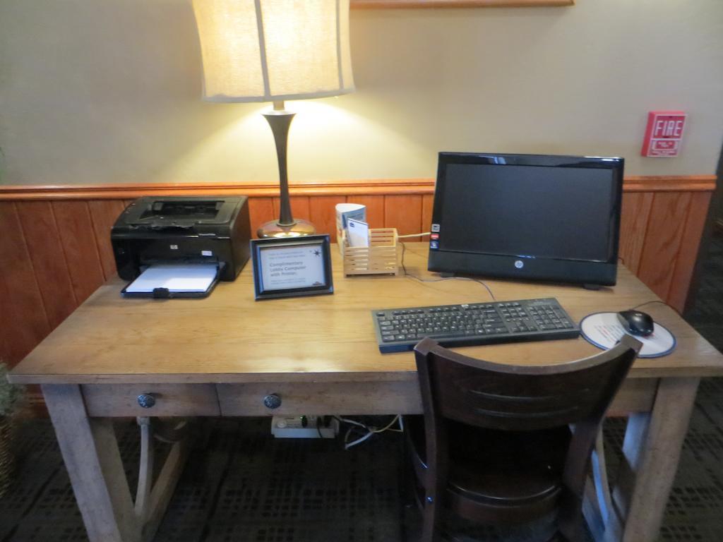 Cobblestone Hotel&suites - Hotel