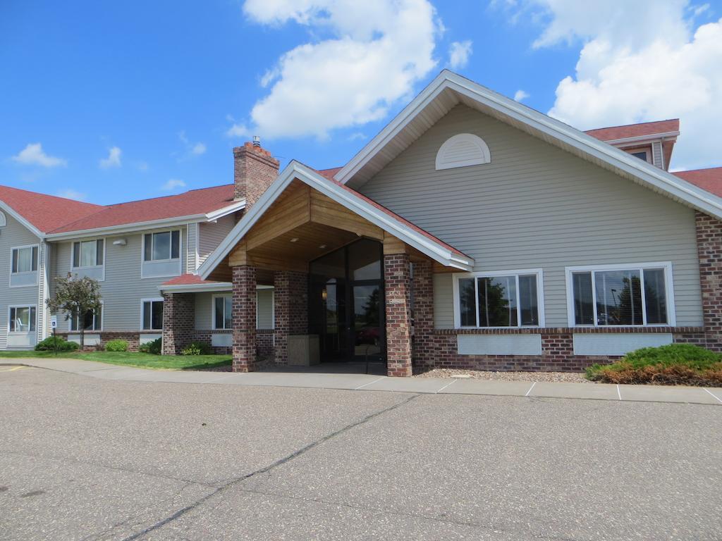 Cobblestone Hotel&suites -