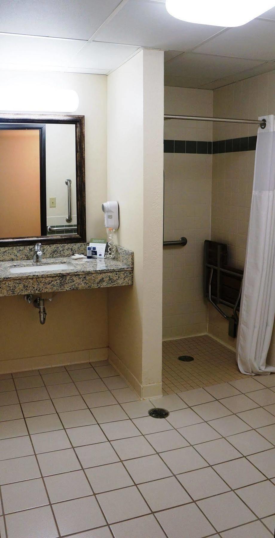 Hotel Cobblestone Hotel&suites - 3*