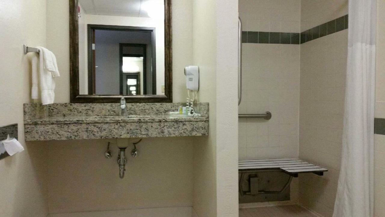 Hotel Cobblestone Hotel&suites -