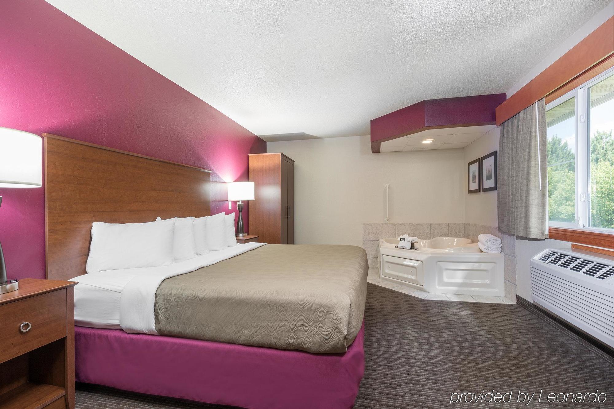 Cobblestone Hotel&suites -