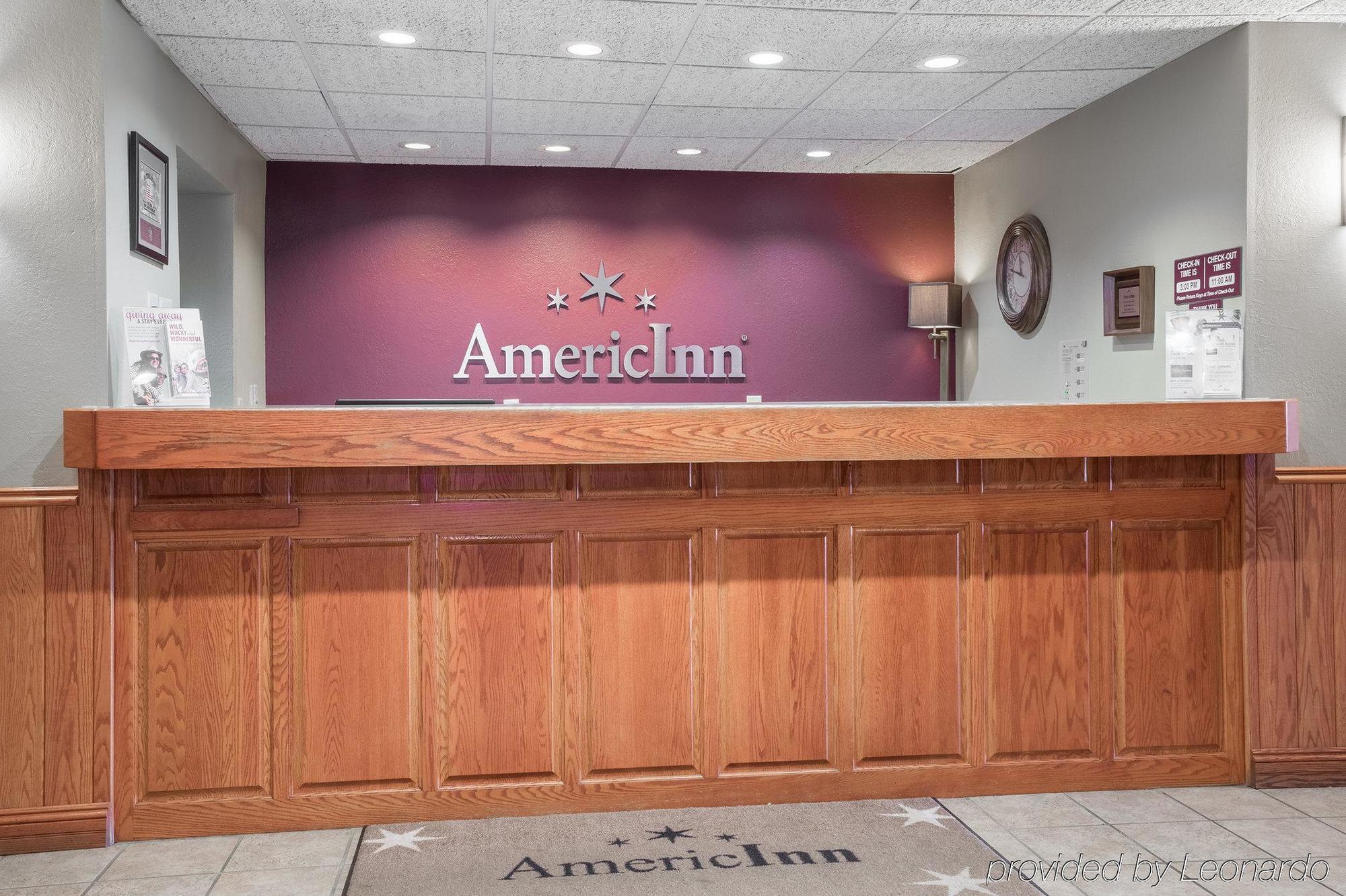 Cobblestone Hotel&suites -